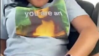 Эбони мастурбация в машине - порно видео